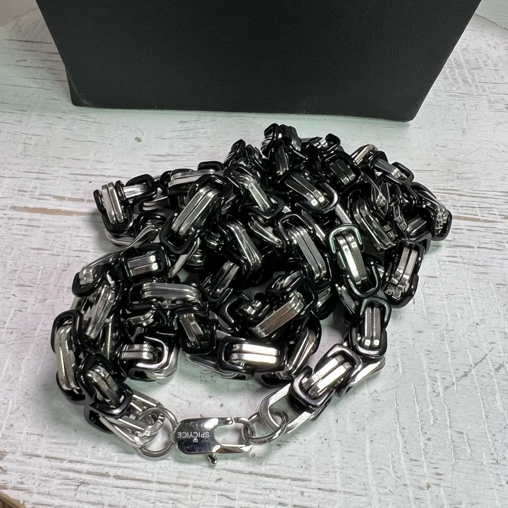 Spicyice Black & Silver Byzantine 8mm Chain 36” D17
